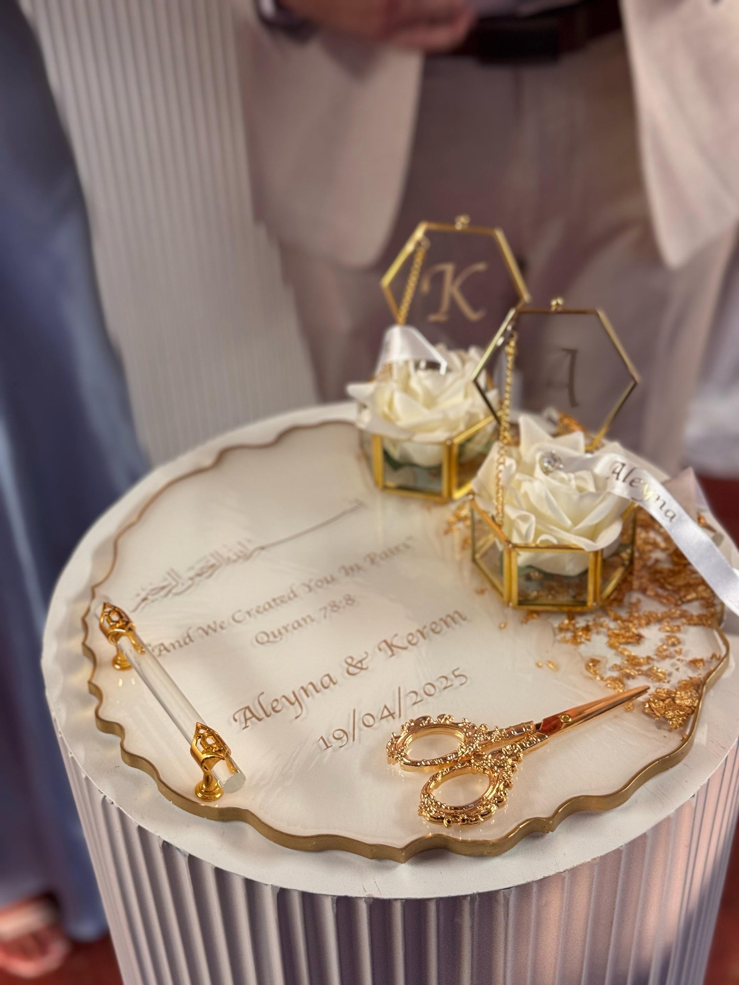 Large engagement tray