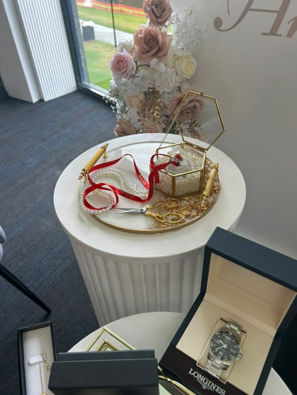 round engagement tray set
