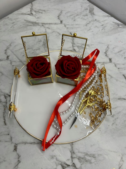 round engagement tray set