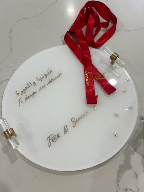 our round engagement set