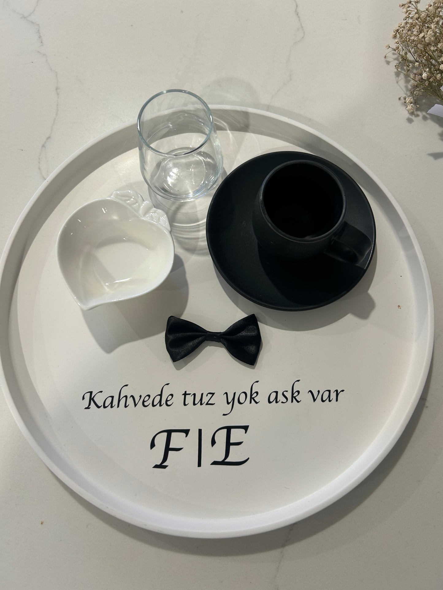 Round  engagement or cofee tray