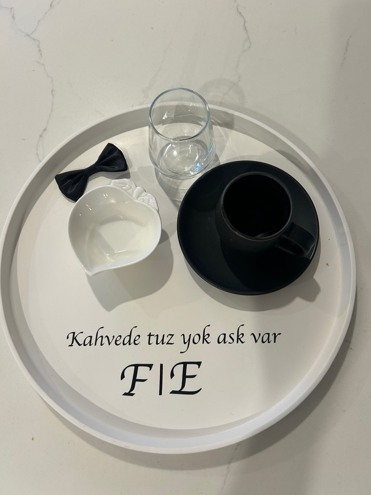 Round  engagement or cofee tray