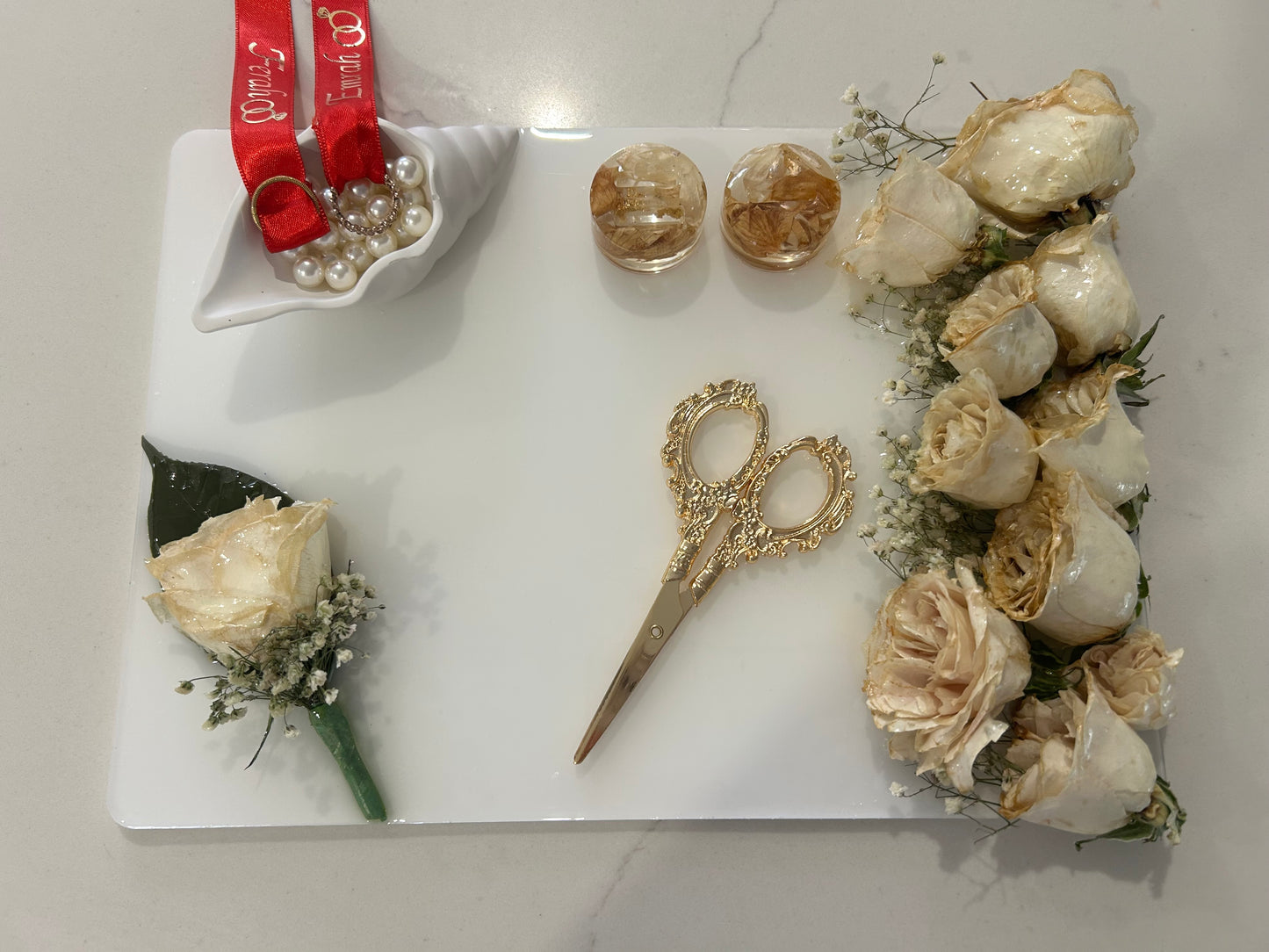 Rose engagement tray