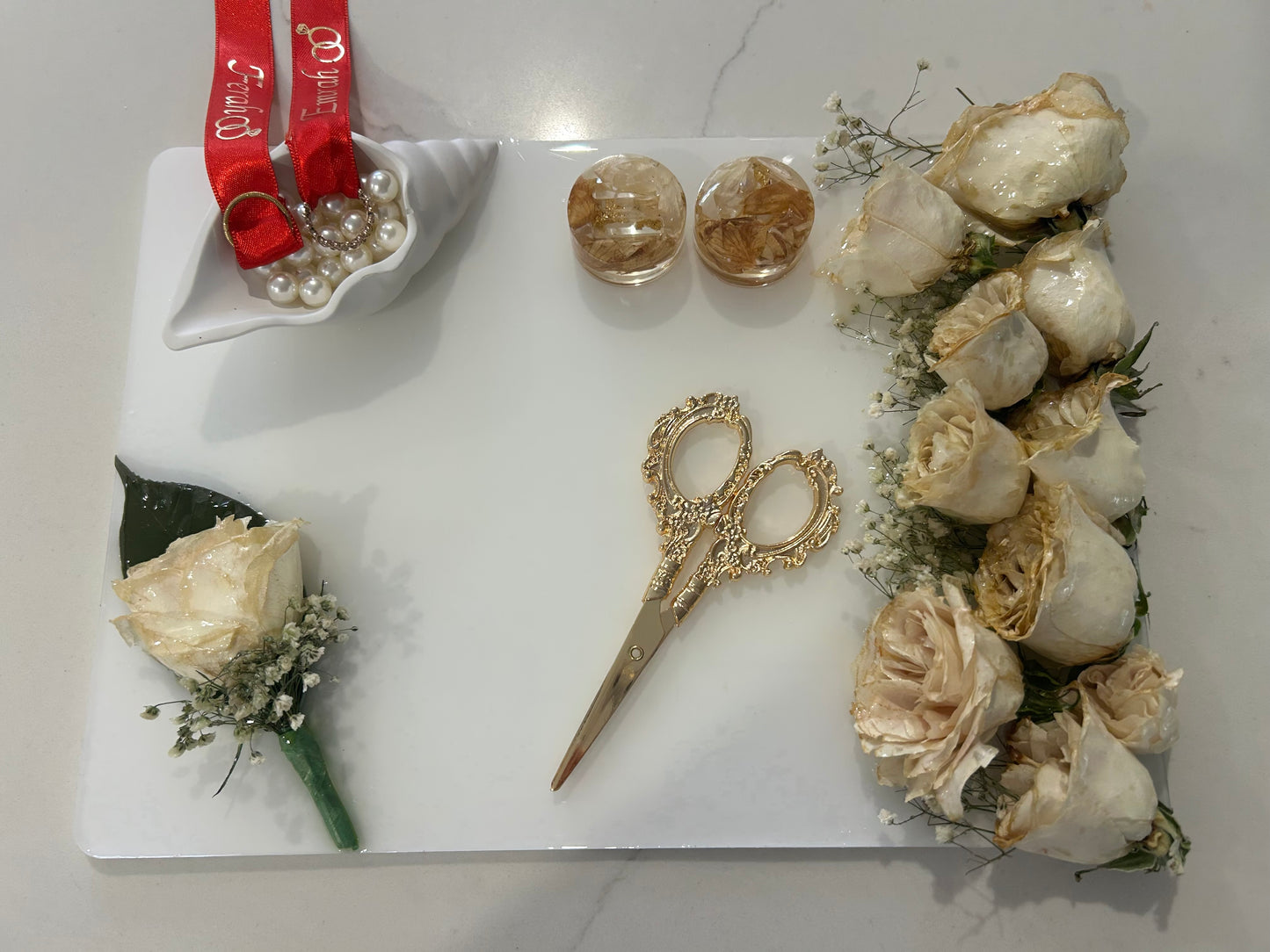Rose engagement tray