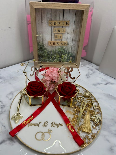 round engagement tray set