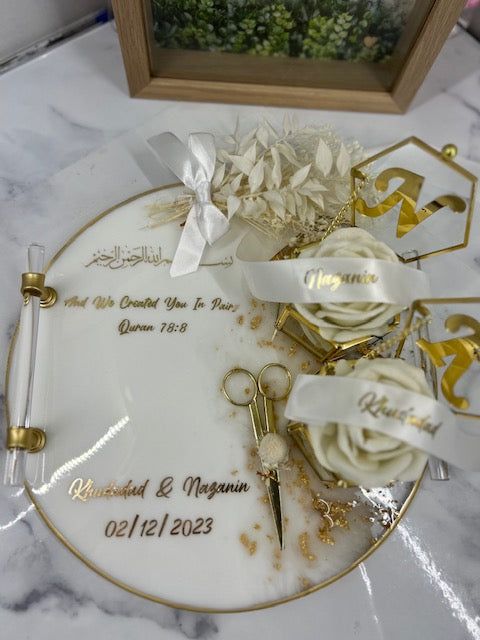 round engagement tray set