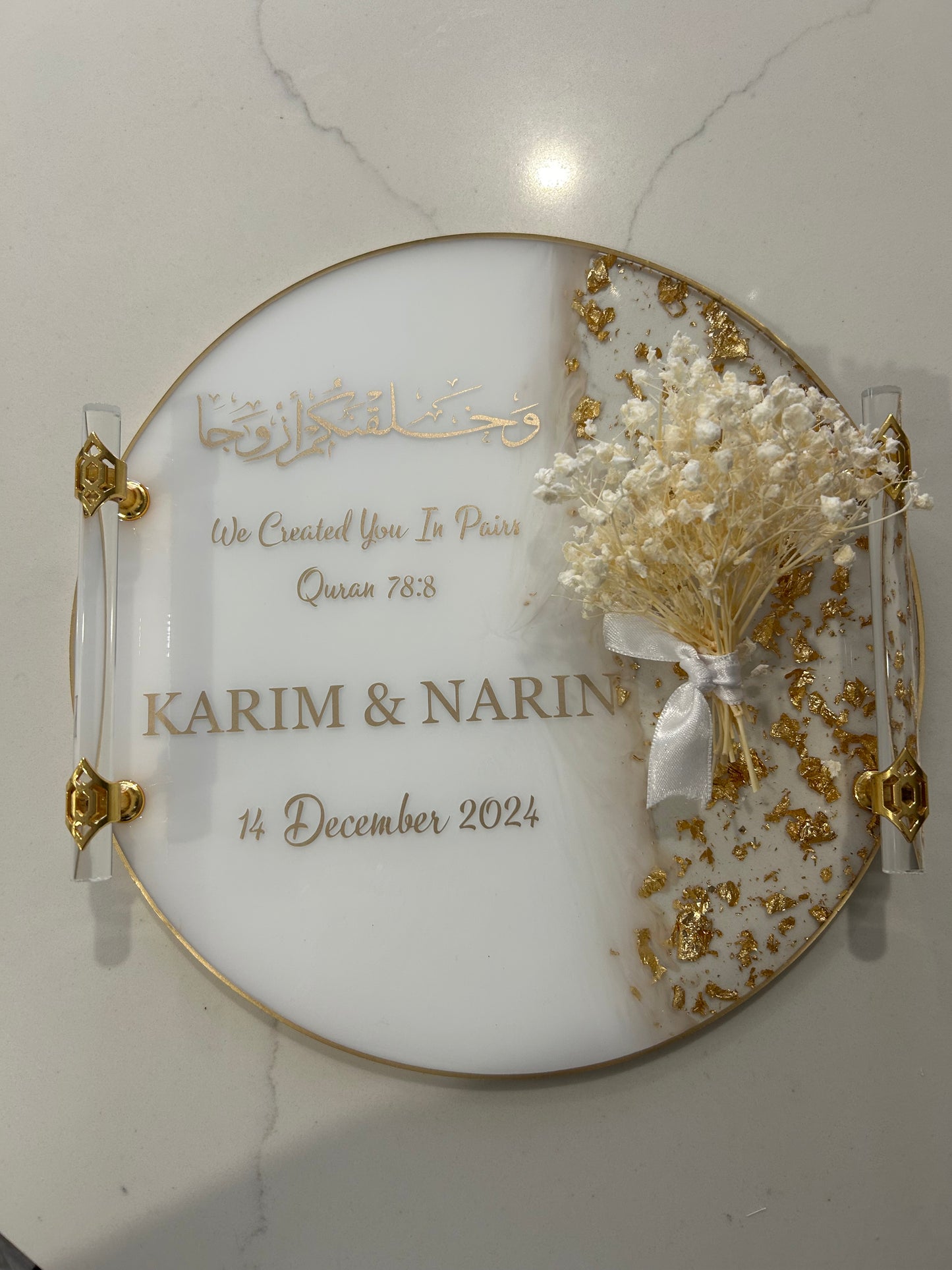 Round engagement  tray