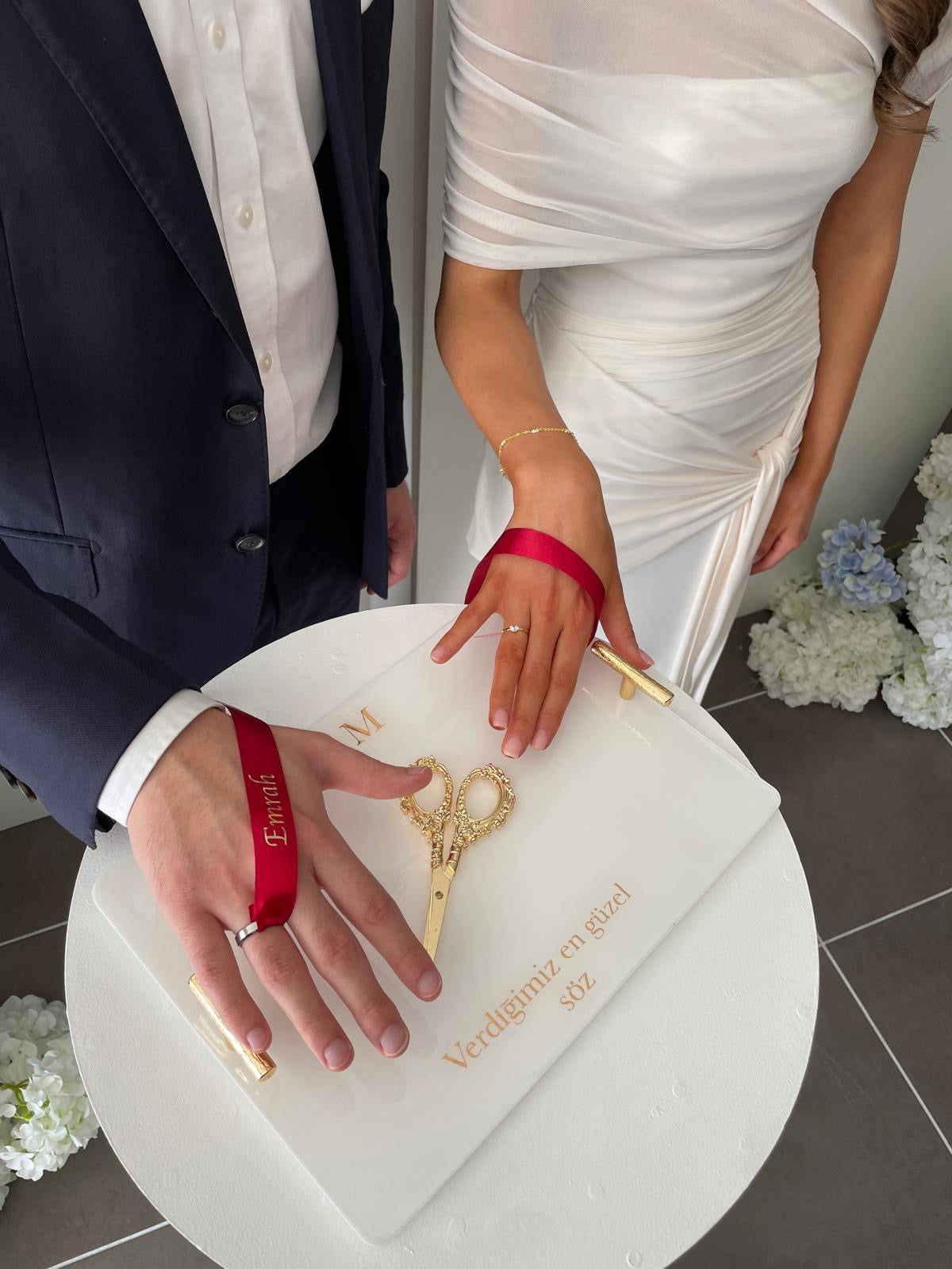 Engagement rectangle set