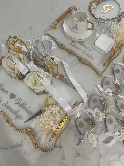 our isteme and engagement tray set