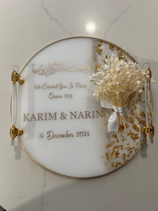Round engagement  tray